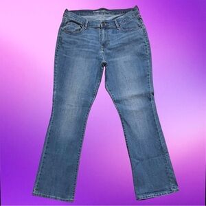 NWOT Old Navy Women’s Blue Jeans 14 Short Mid Rise Flair Style Curvy/Profile